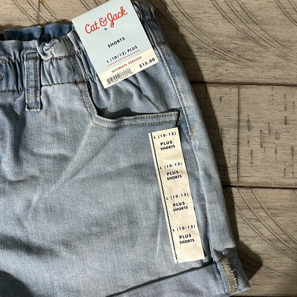 ♥️ Cat & Jack Kids Jr’s Jean Shorts - Picture 2 of 4